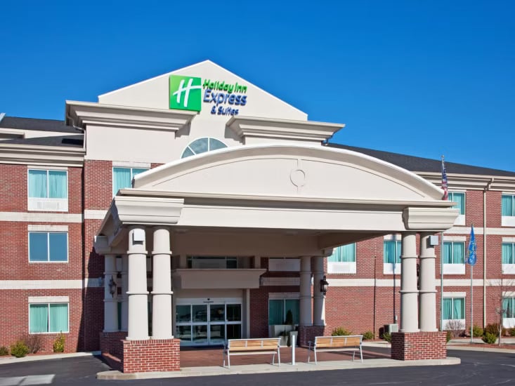 Holiday Inn Express & Suites Louisville South-Hillview